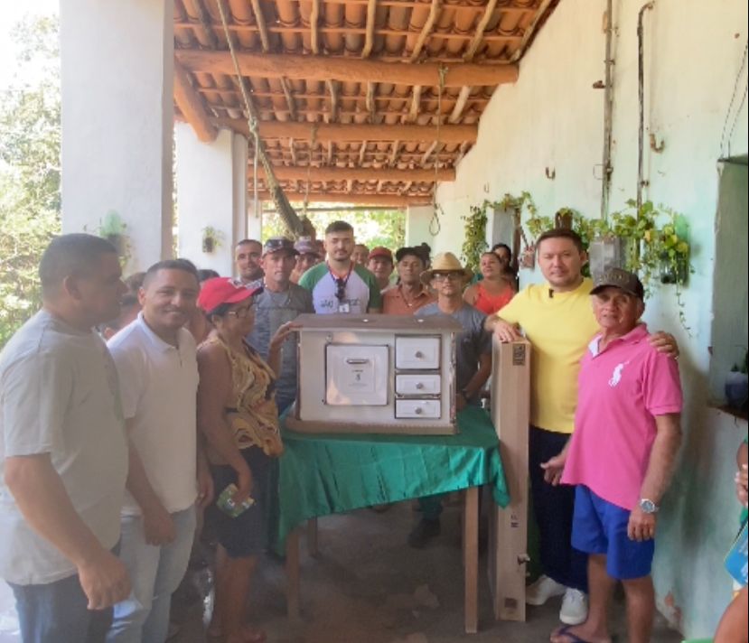 Prefeitura de Senador Sá entrega fogões ecológicos a 40 famílias na zona rural, promovendo sustentabilidade e qualidade de vida